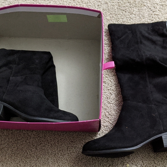 Shoes - Picture 16 of 16